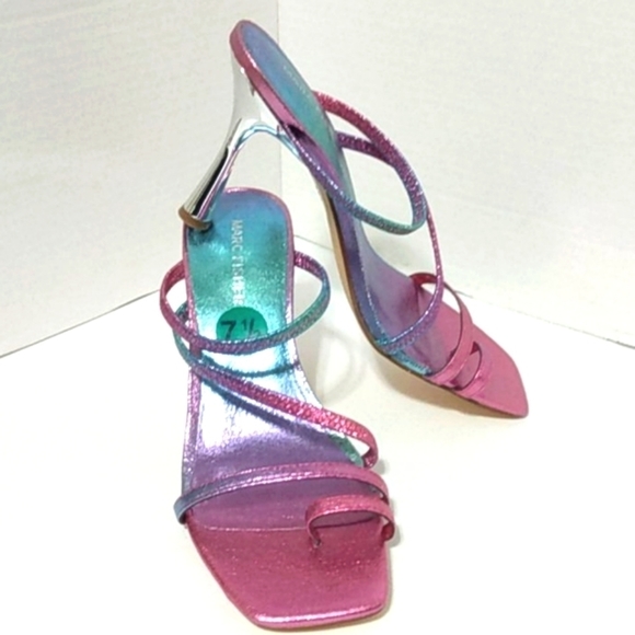 MARC FISHER NWOT STRAPPY SANDALS SIZE 7.5 - Picture 10 of 13